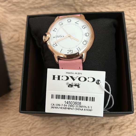 BRAND NEW COACH WATCH - Picture 2 of 7
